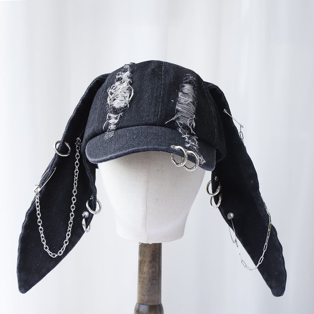 Raven Letter-Embroidered Dome Baseball Cap