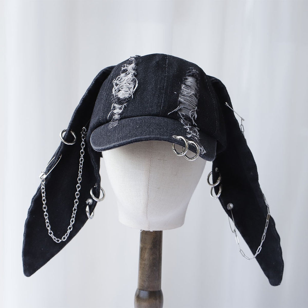 Raven Letter-Embroidered Dome Baseball Cap